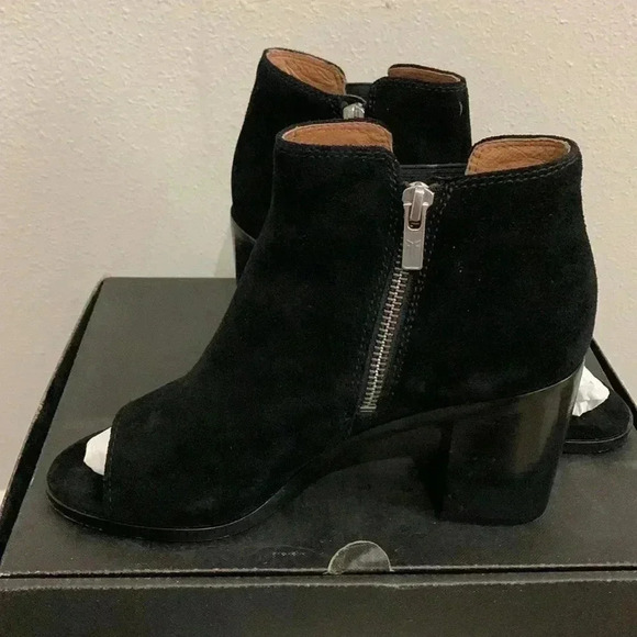 FRYE Women’s Danica Chelsea Open Toe Booties Black - Picture 6 of 9